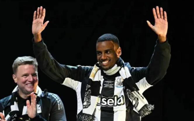 利物浦引援猛将伊萨克，挑战巅峰，技术全面对标哈兰德